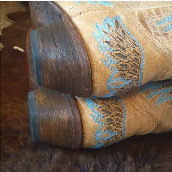 CORRAL Vintage Distressed Wings Hearts & Peace A1976 distressed boots Size 9.5 - Picture 8 of 15